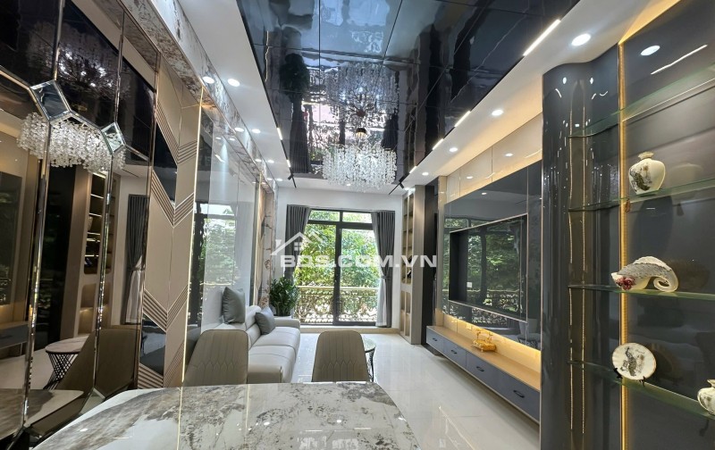 Mặt phố kinh doanh Kim Giang, DT 45m2, 5 tầng giá 18 tỷ.